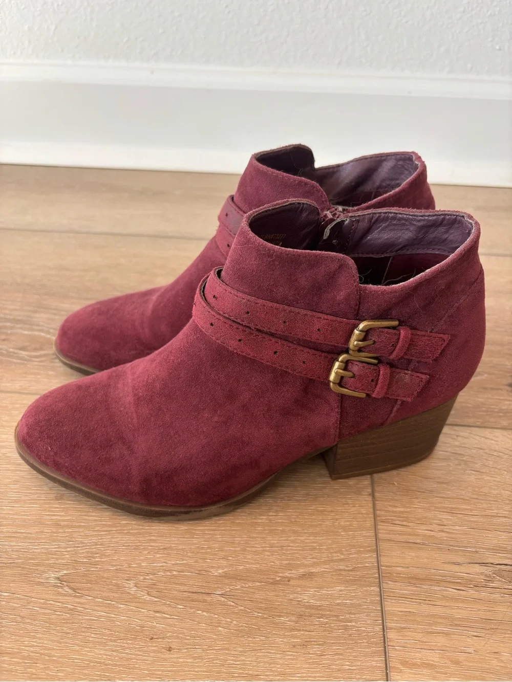 Sonoma Esme Suede Ankle Bootie in Burgundy Size 9